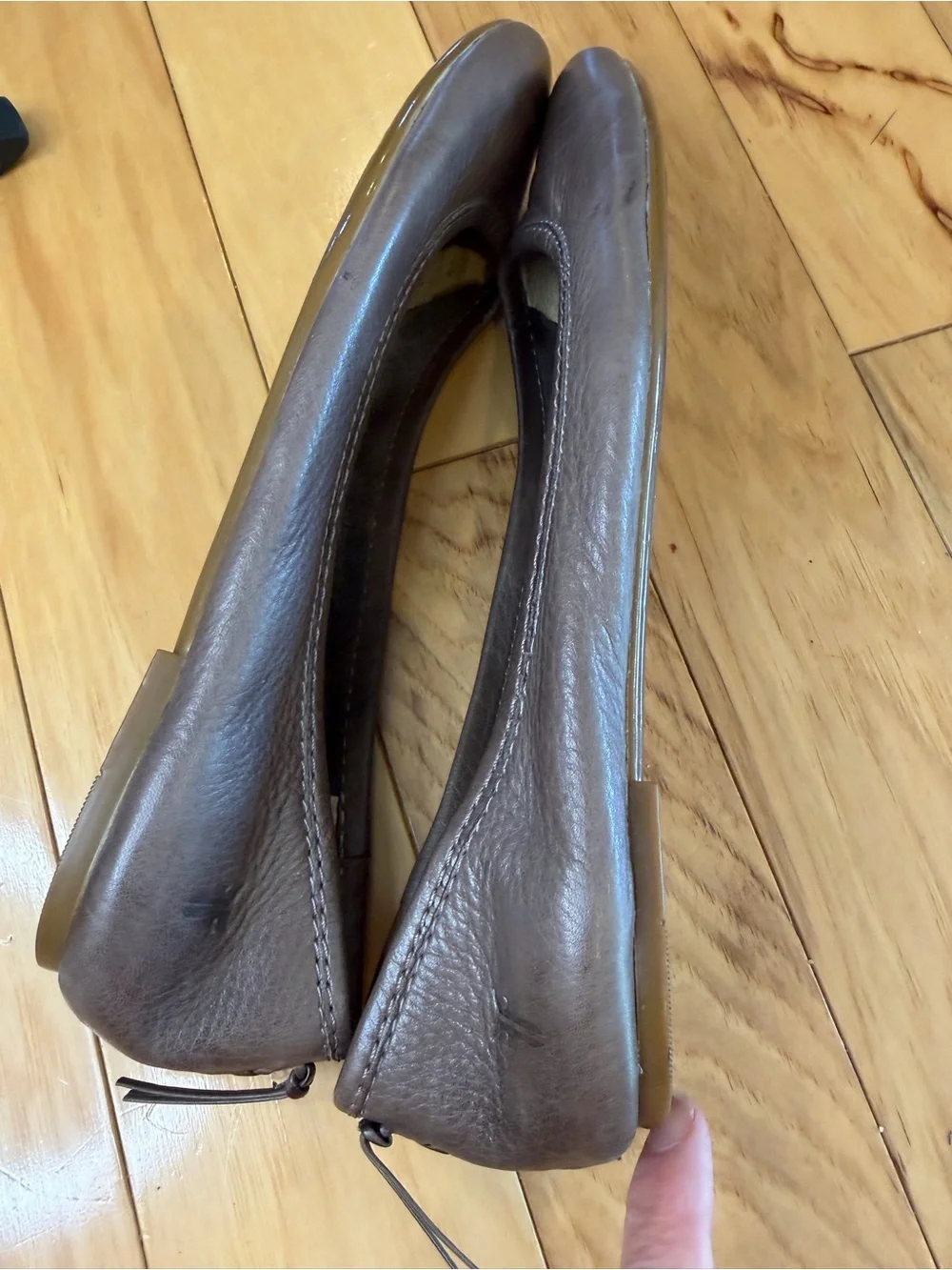FRYE Regina Grey Leather Pointed Toe Ballet Flats Whipstitch Back Heel Tie 7.5